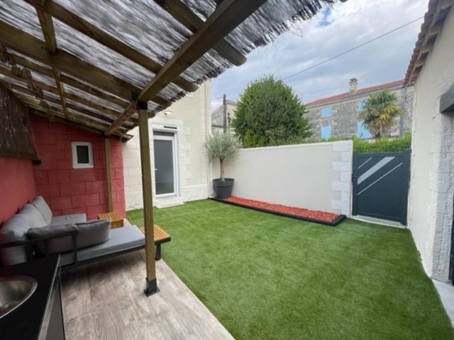 - Le Nuage - Unique, Espace Spa Privatif Et Jardin Avec Plancha Et Salon Privatif, Stationnement Public Gratuit Niort Kültér fotó